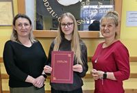 Uczennica klasy 8 Wiktoria Turek zdobyła tytuł finalistki konkursu,,Na szlaku Polski Podziemnej"